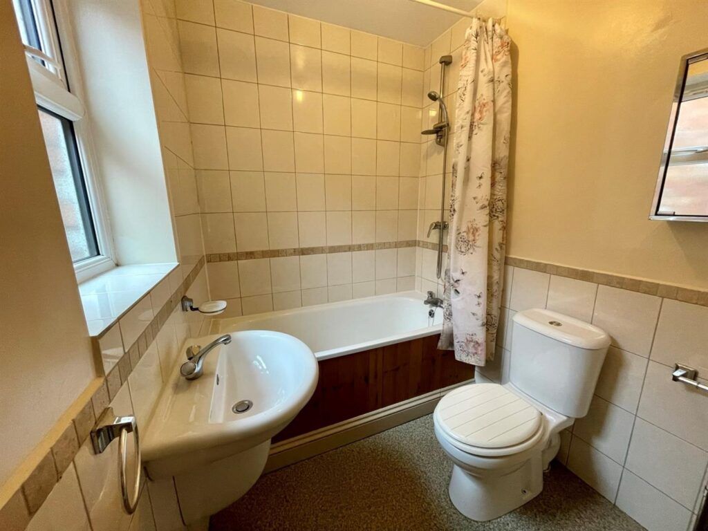 Property photo 3 of 4