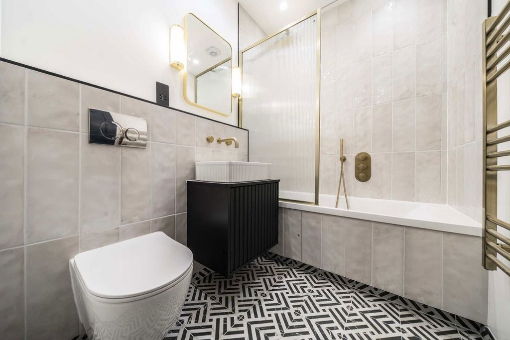 Property photo 3 of 4