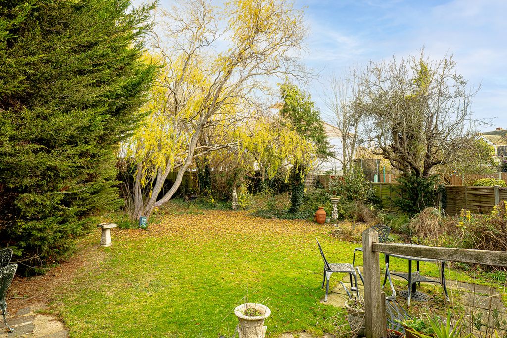 Property photo 3 of 26