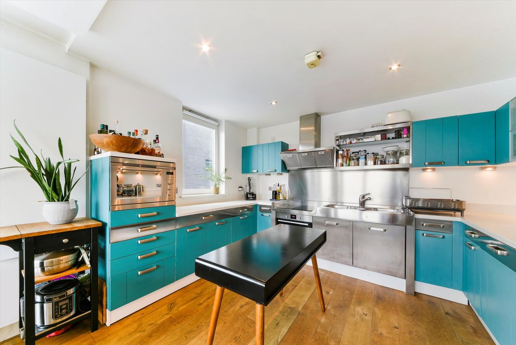 Property photo 3 of 14 Image