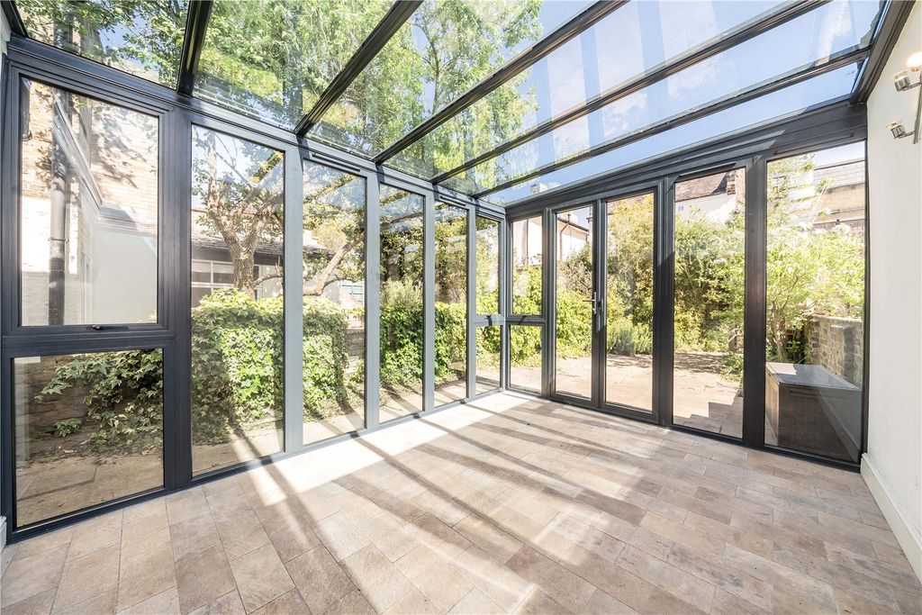 Property photo 2 of 17 Dining Area