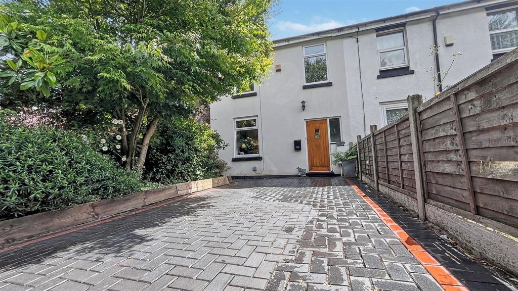 Property photo 1 of 19 Approach
