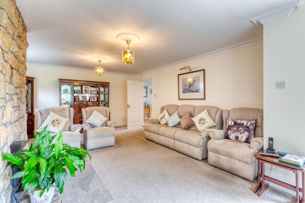 Property photo 3 of 48