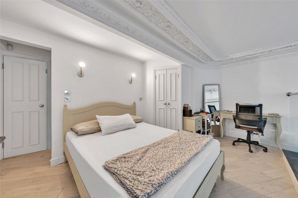 Property photo 2 of 18 Picture No. 25