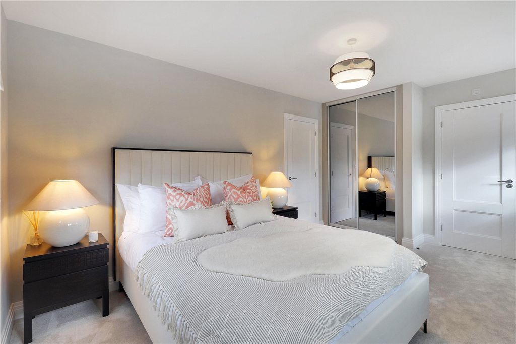 Property photo 3 of 12 Eastgate Bedroom