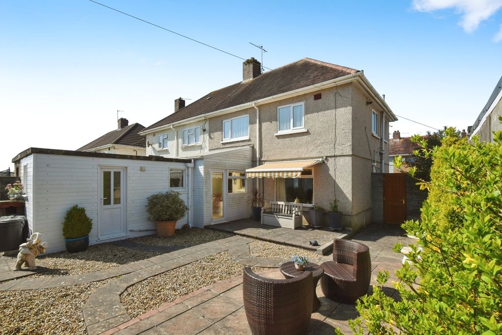 Property photo 3 of 19 Photo