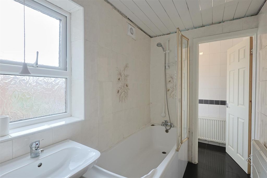 Additional image 6 of 3 bed shared accommodation to rentSimonside Terrace, Heaton, Newcastle Upon Tyne NE6