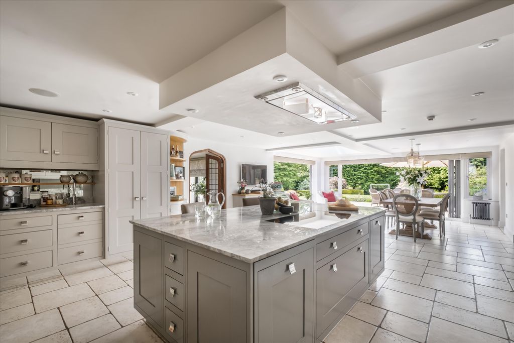 Property photo 2 of 29 Image