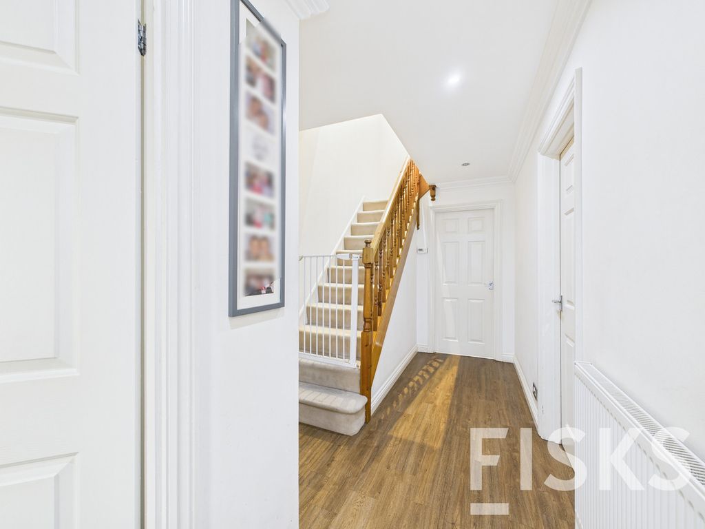 Property photo 3 of 27