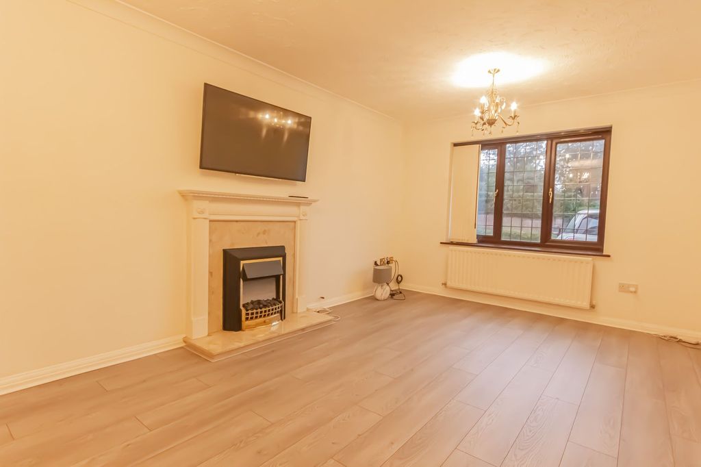 Property photo 2 of 24