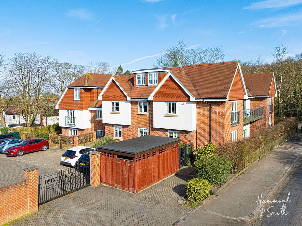 Property photo 1 of 18