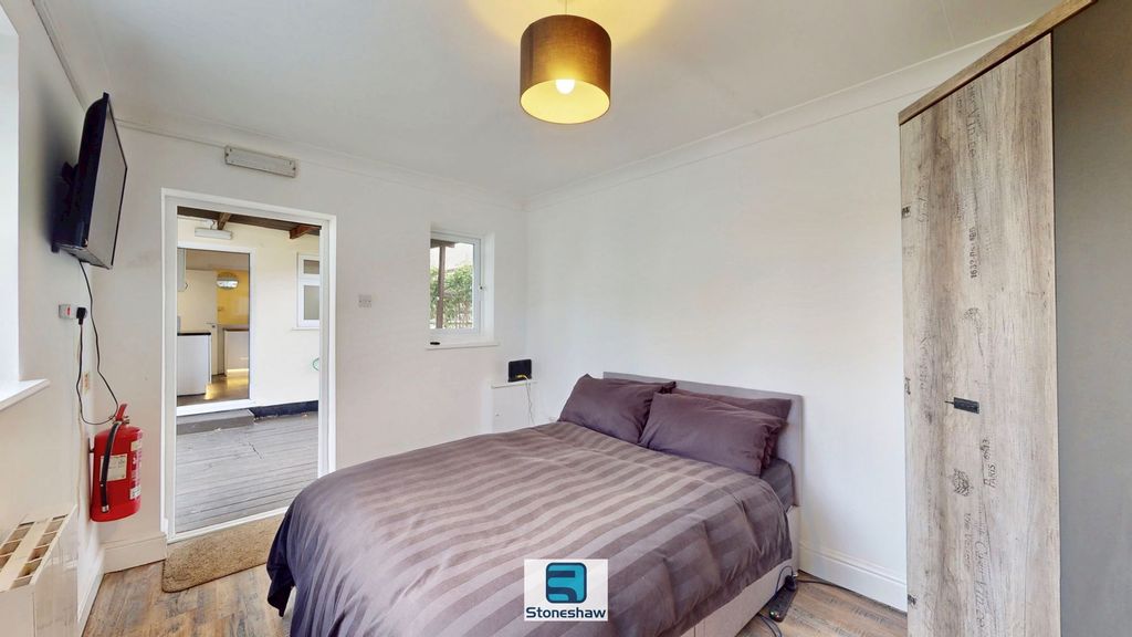 Additional image 6 of 7 bed end terrace house for saleSt. Georges Road, Dagenham RM9