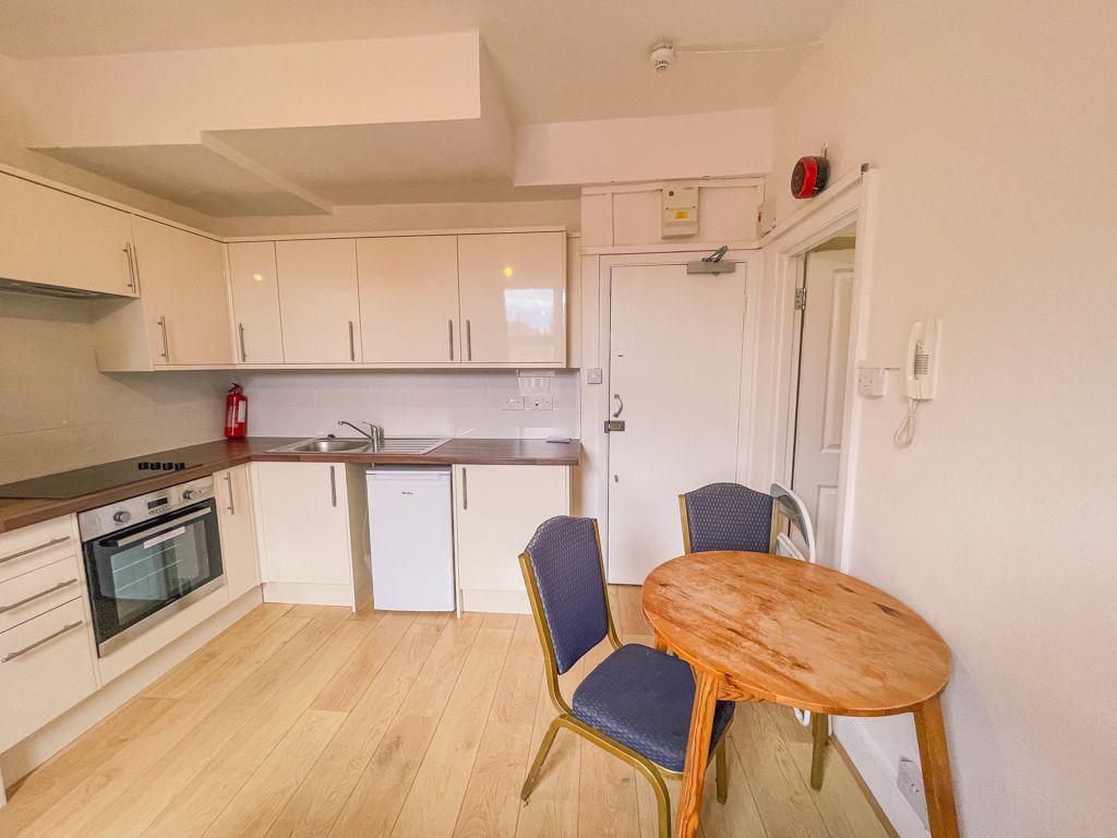 Property photo 1 of 3
