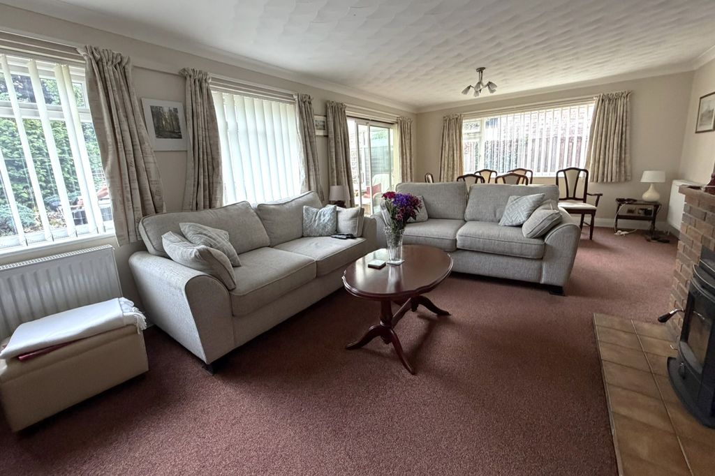 Property photo 2 of 17 A Lounge 4