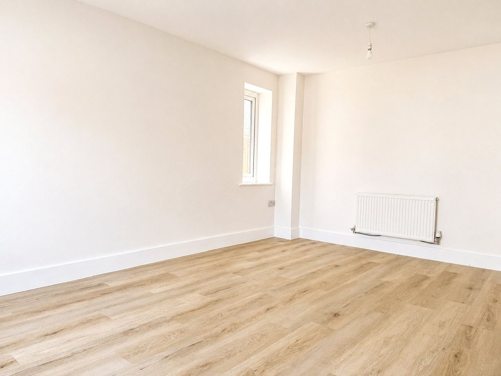 Property photo 3 of 10 Picture No. 28