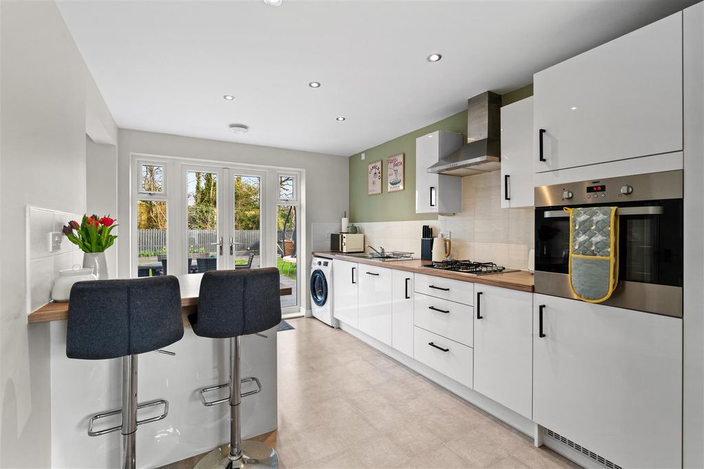 Property photo 2 of 26