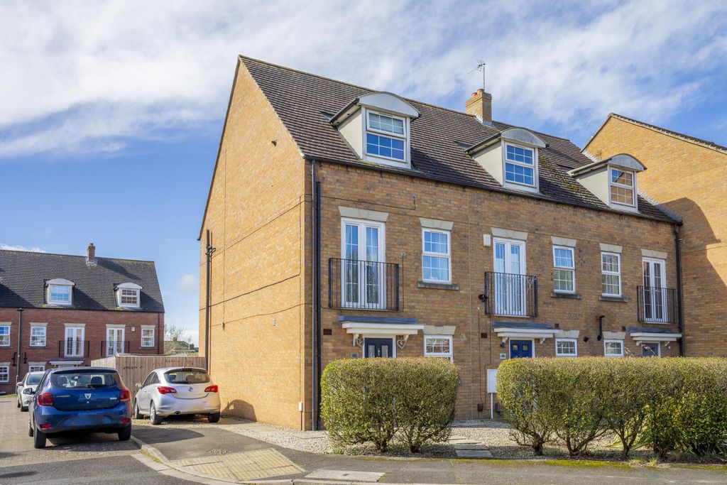 Property photo 1 of 19 Front (Exterior)