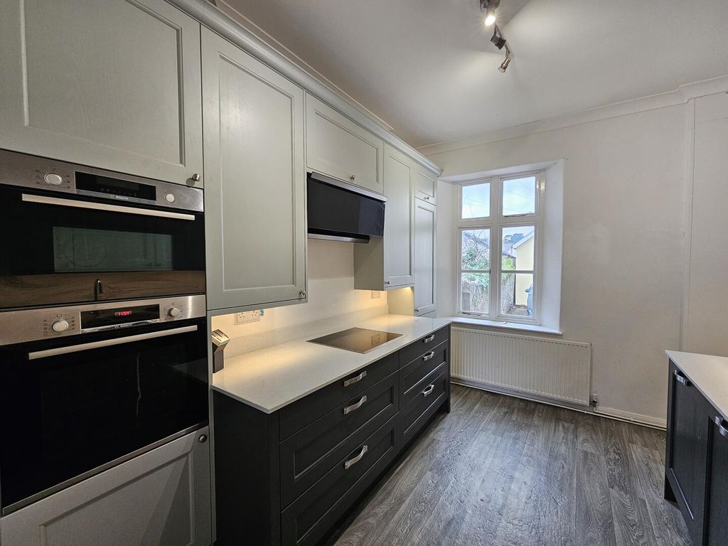 Property photo 1 of 5 Kitchen