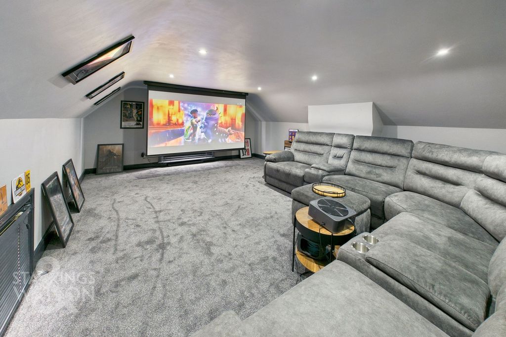 Property photo 3 of 33