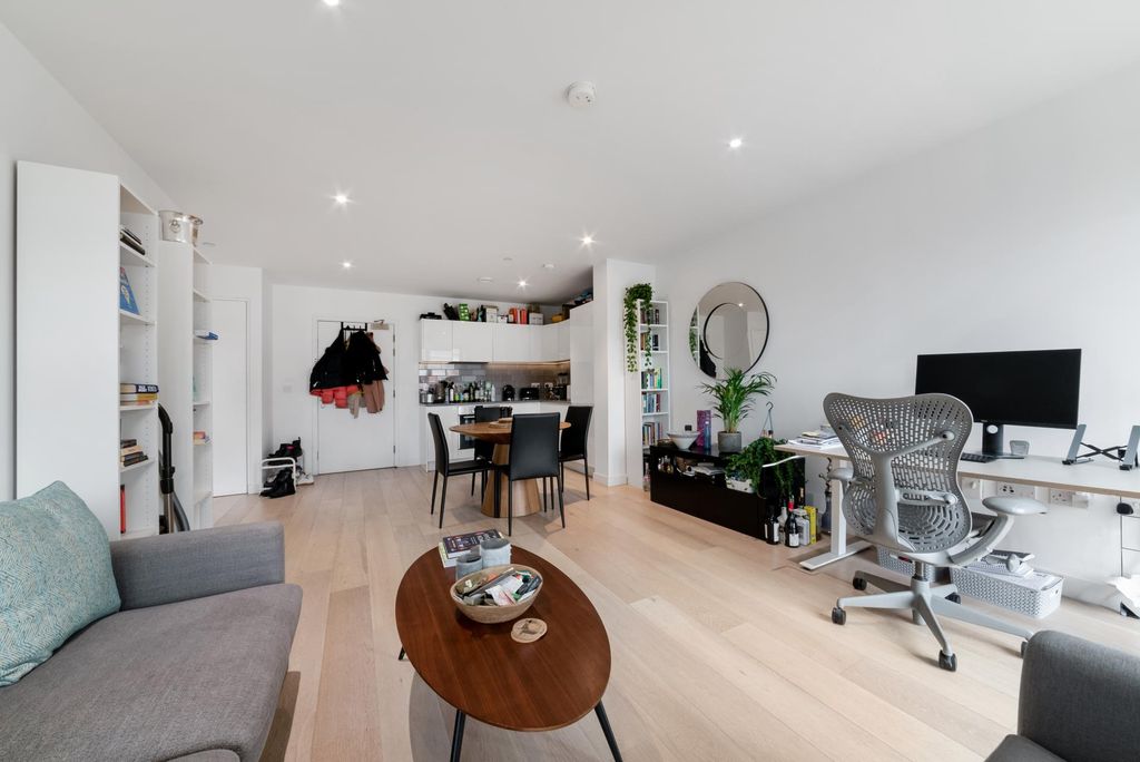 Property photo 2 of 11