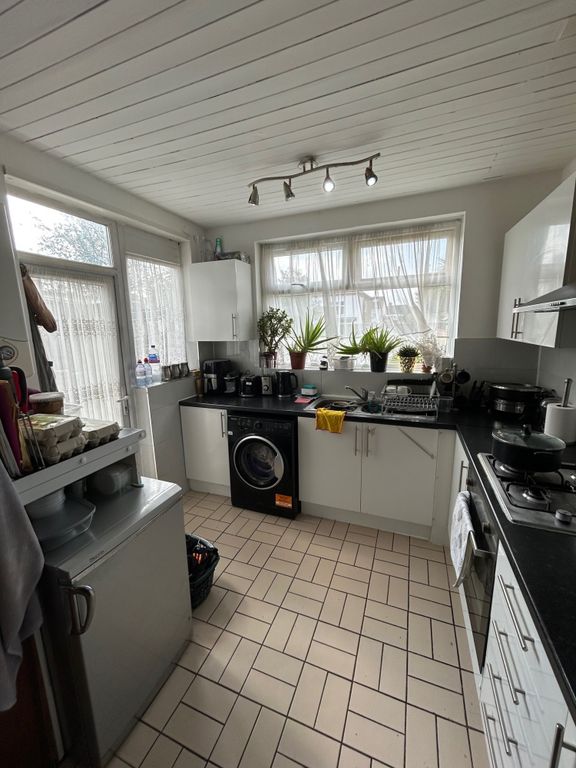 Property photo 2 of 16 Kitchen