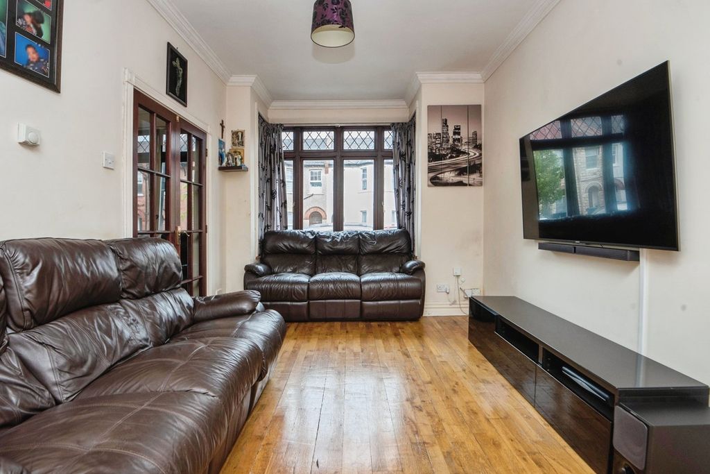 Property photo 3 of 16