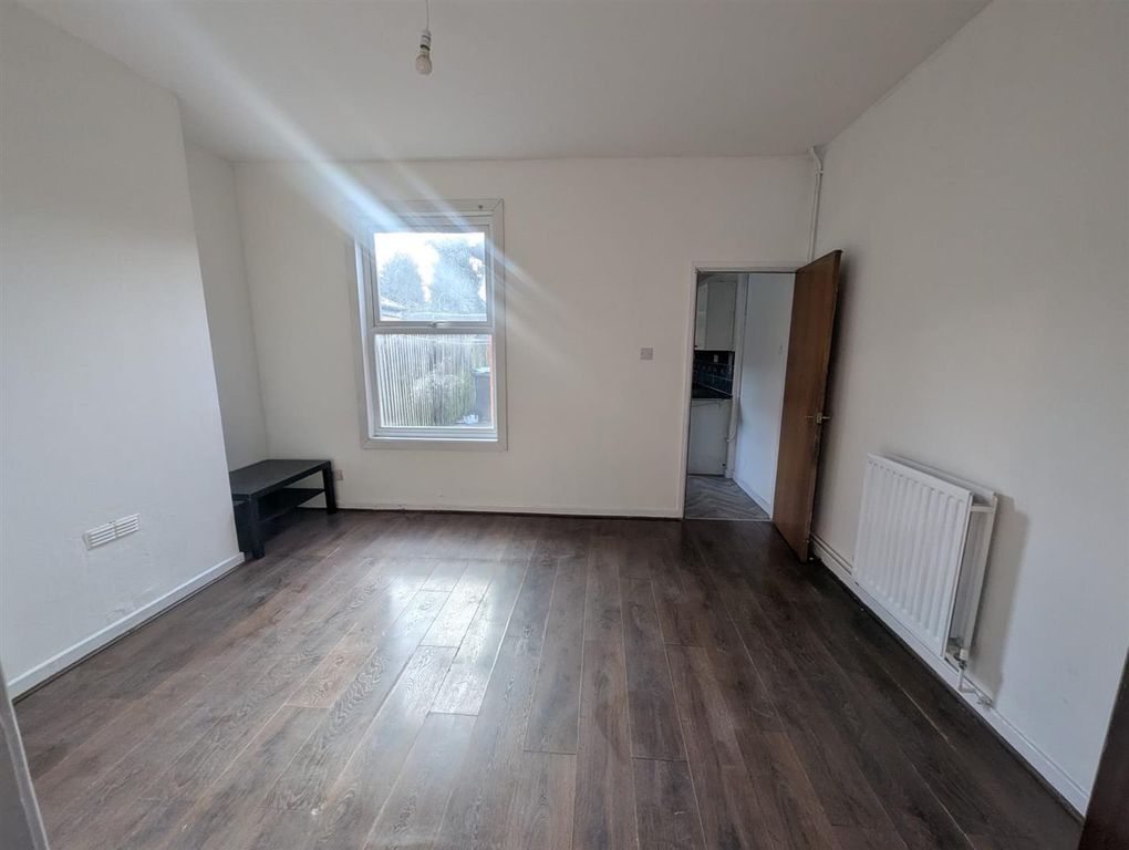 Property photo 2 of 5 1000465866.Jpg