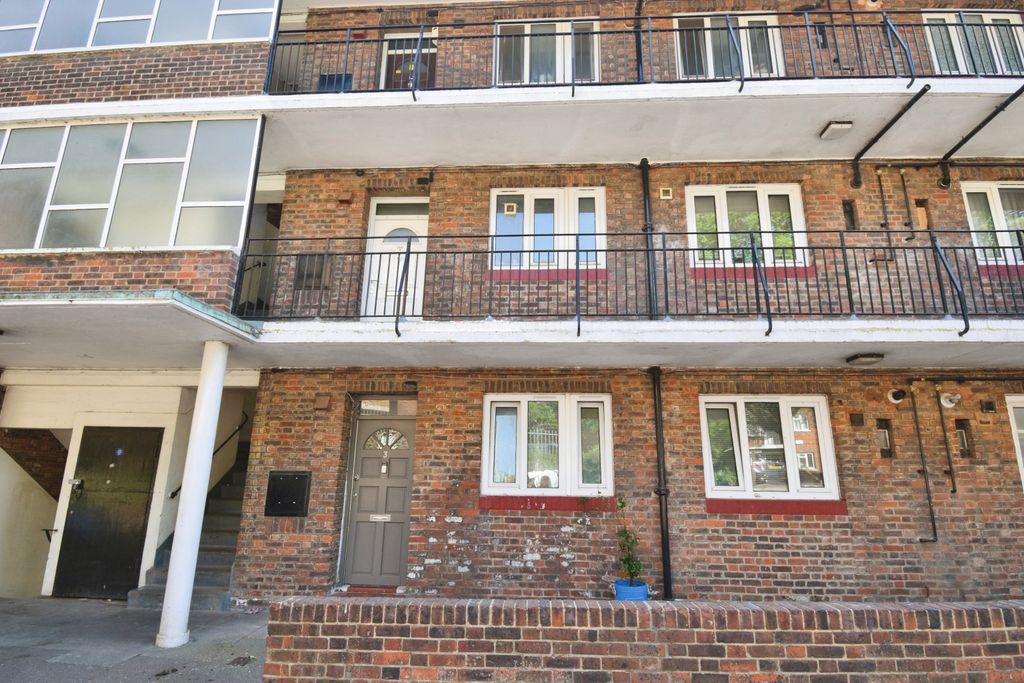 Property photo 2 of 19