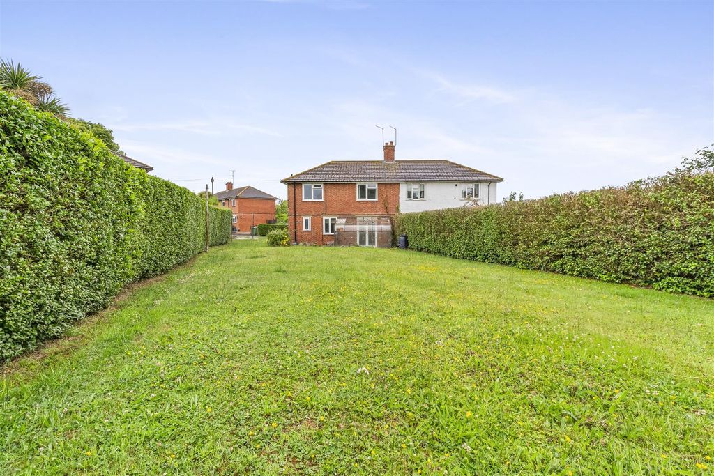 Property photo 2 of 15 Hollands Road, 20_013.Jpg