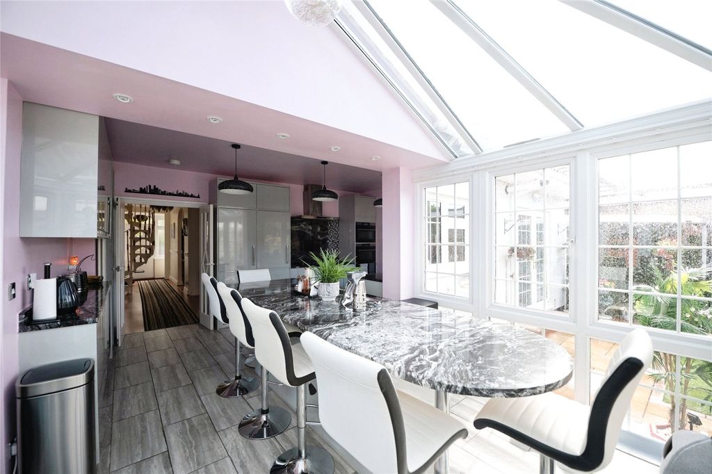 Property photo 3 of 34 Photo