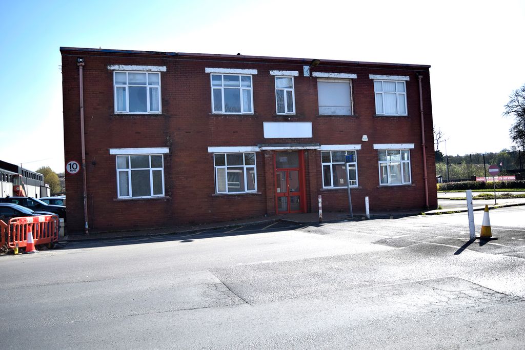 Property photo 2 of 12