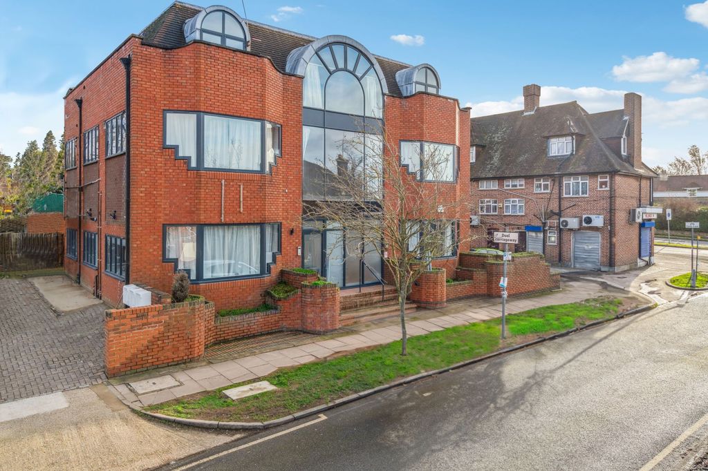 Property photo 1 of 12