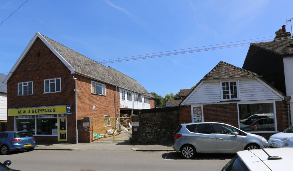 Property photo 1 of 2