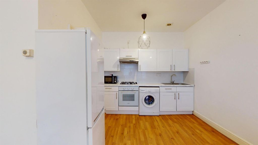 Property photo 3 of 15 68B577290d28d4Aced6B556F_6E68E6732d2E92E15F2B4Eefe