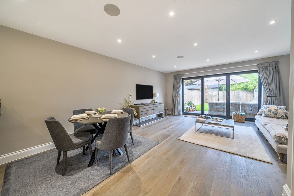 Property photo 3 of 18 Picture 3