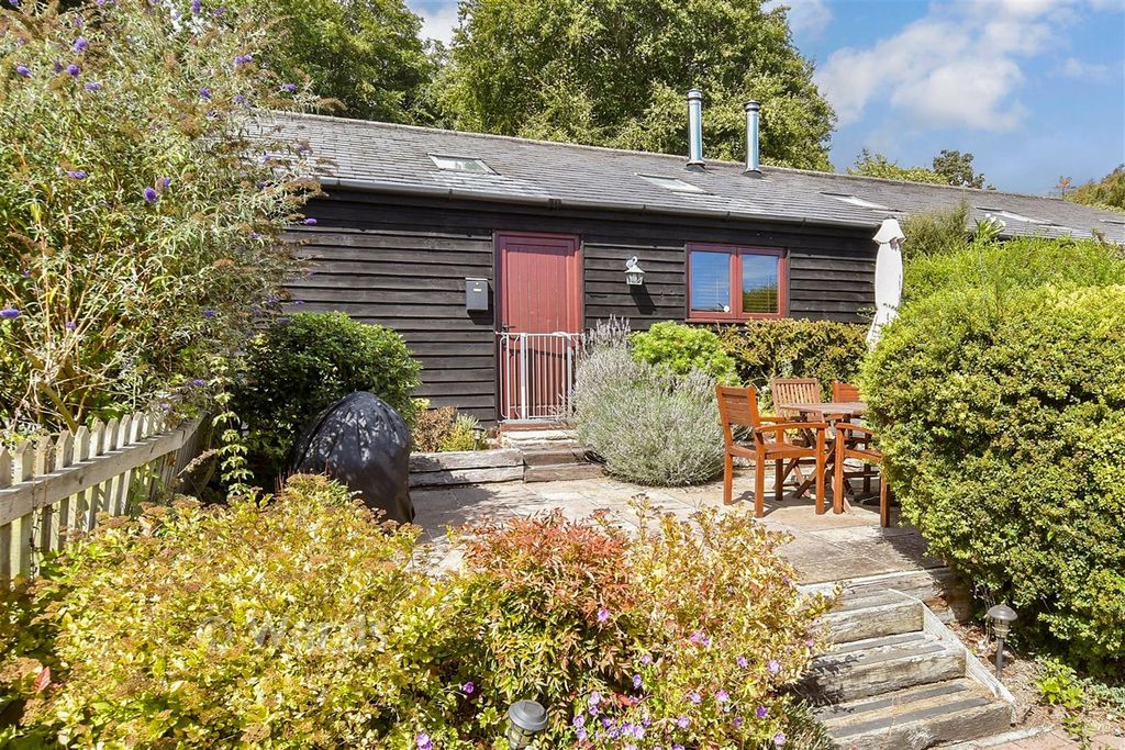 Property photo 1 of 19 External (Web)..