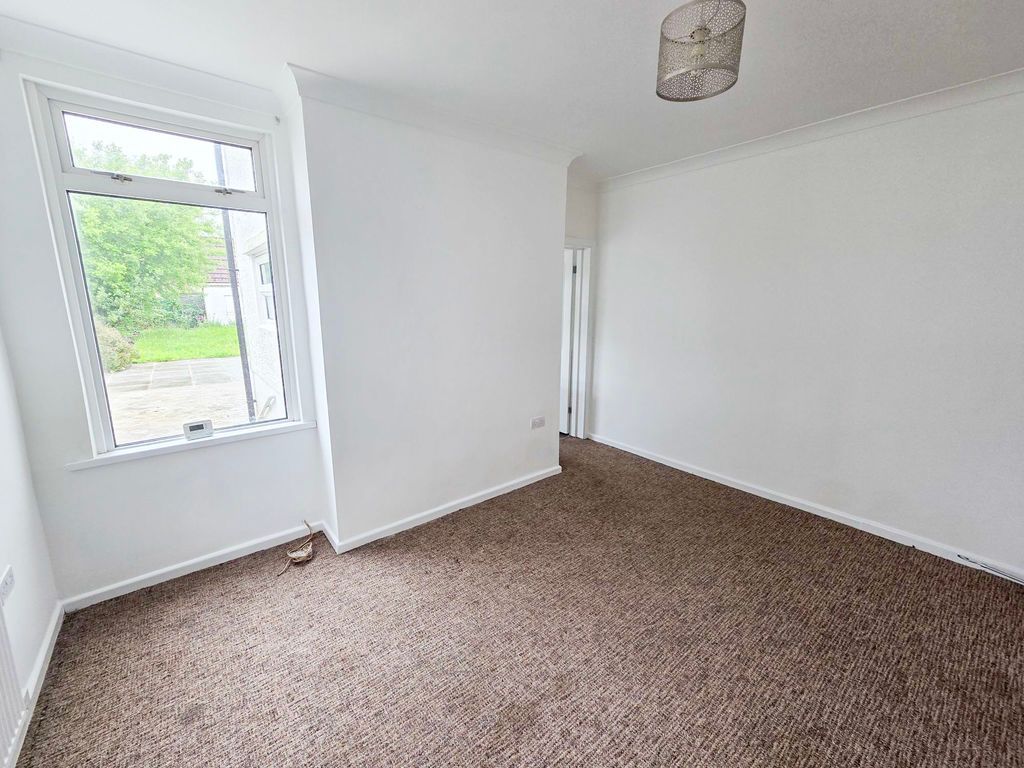 Property photo 3 of 17 Photo 15