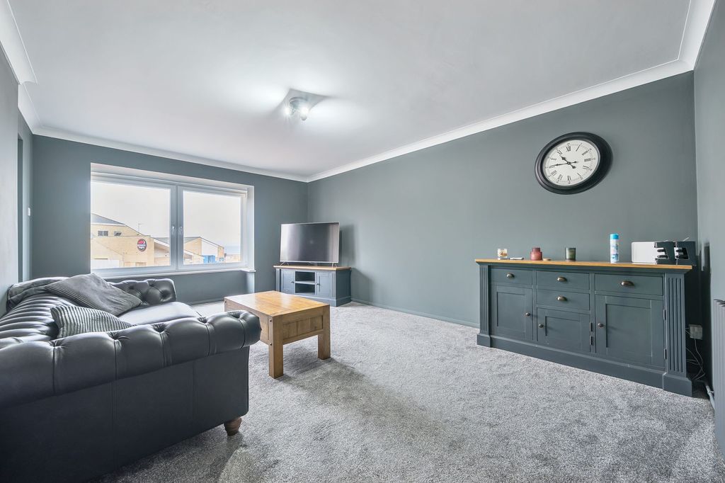 Property photo 3 of 12 Living Room