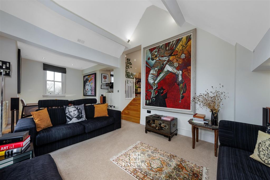 Property photo 1 of 15 Southcotes19-19A.Jpg