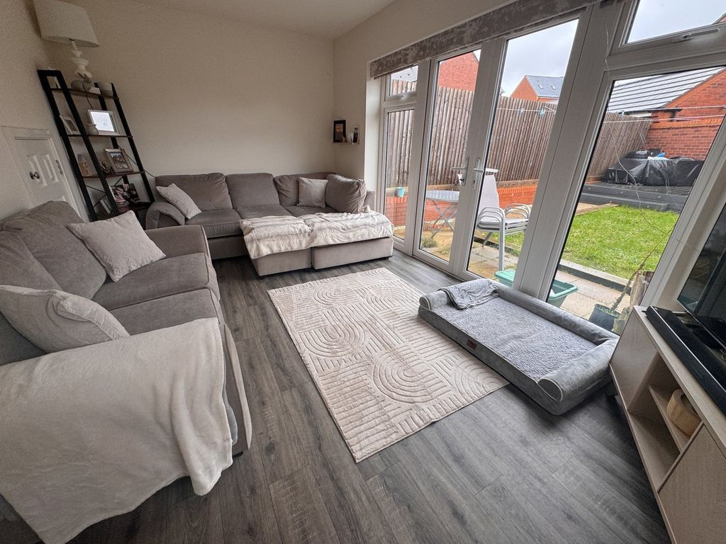 Property photo 3 of 19