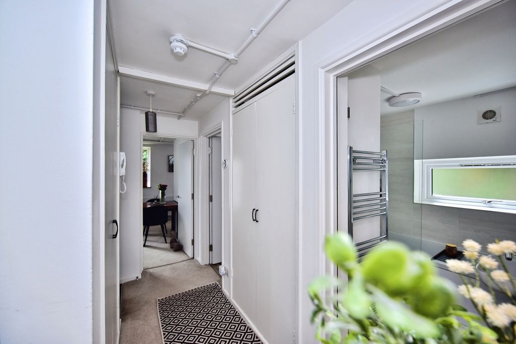 Property photo 2 of 11 Pbox-Img.Jpg
