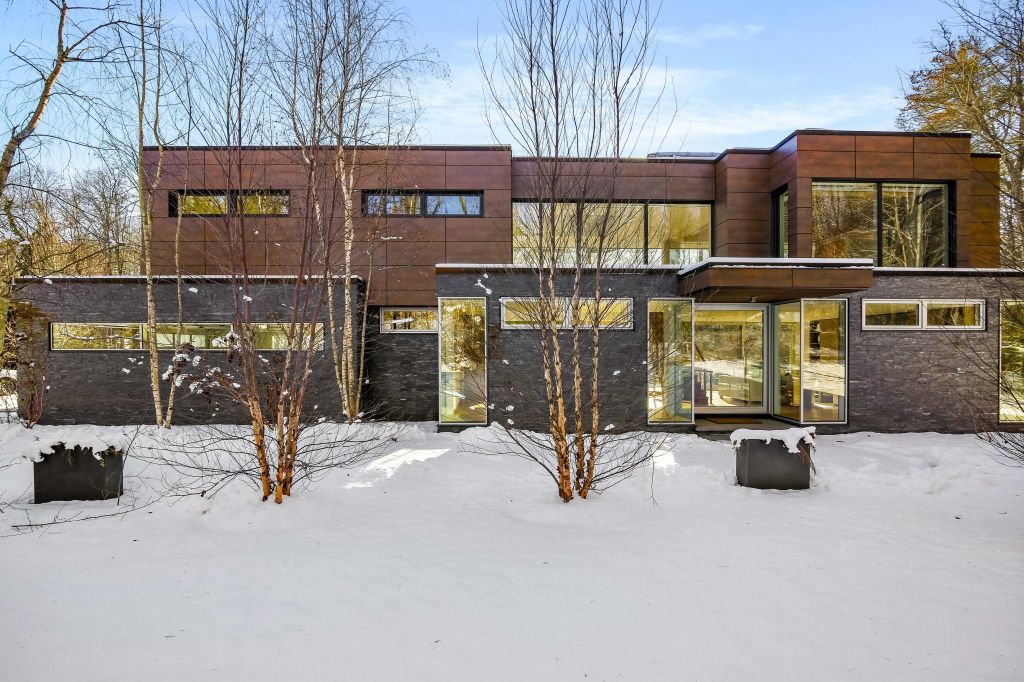 Property photo 1 of 31