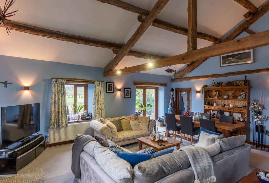 Property photo 2 of 30