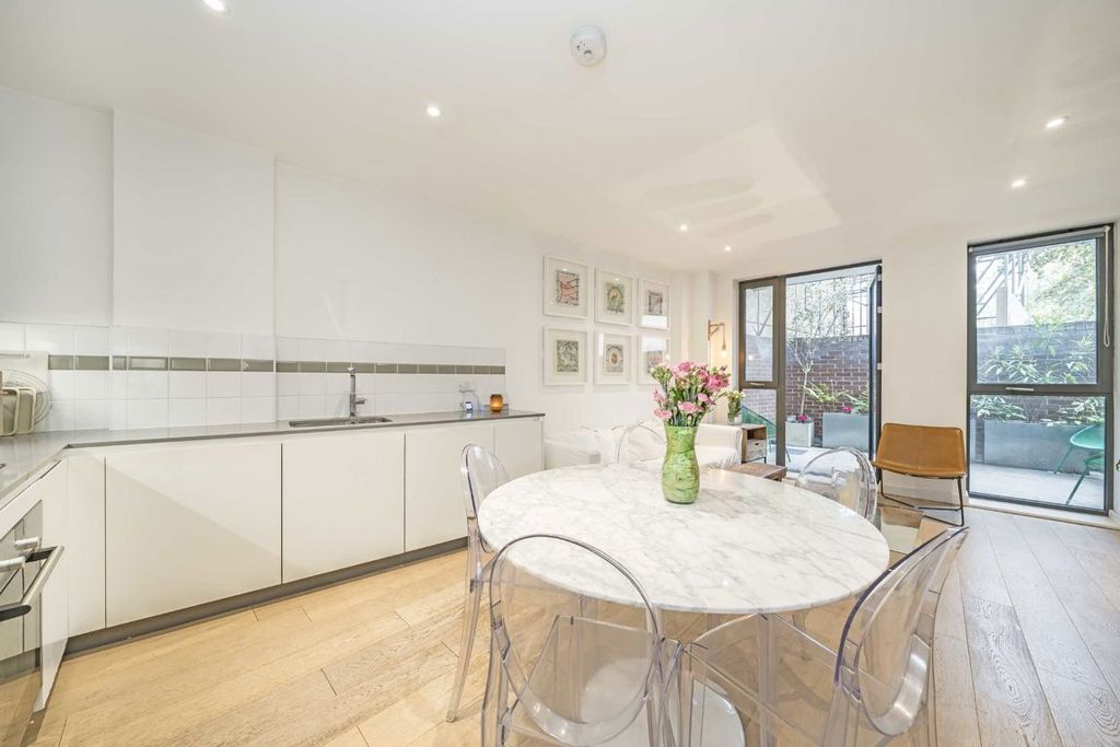 Property photo 3 of 5