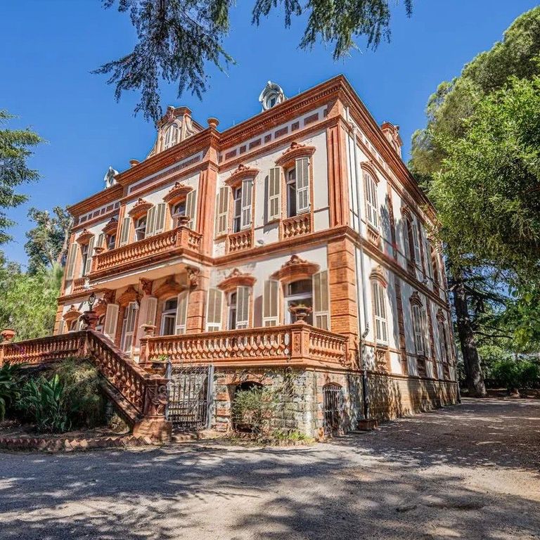 Property photo 1 of 17 Charming Villa In Arma di Taggia, Liguria