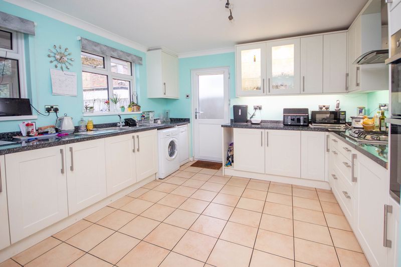 Property photo 3 of 15 Kitchen
