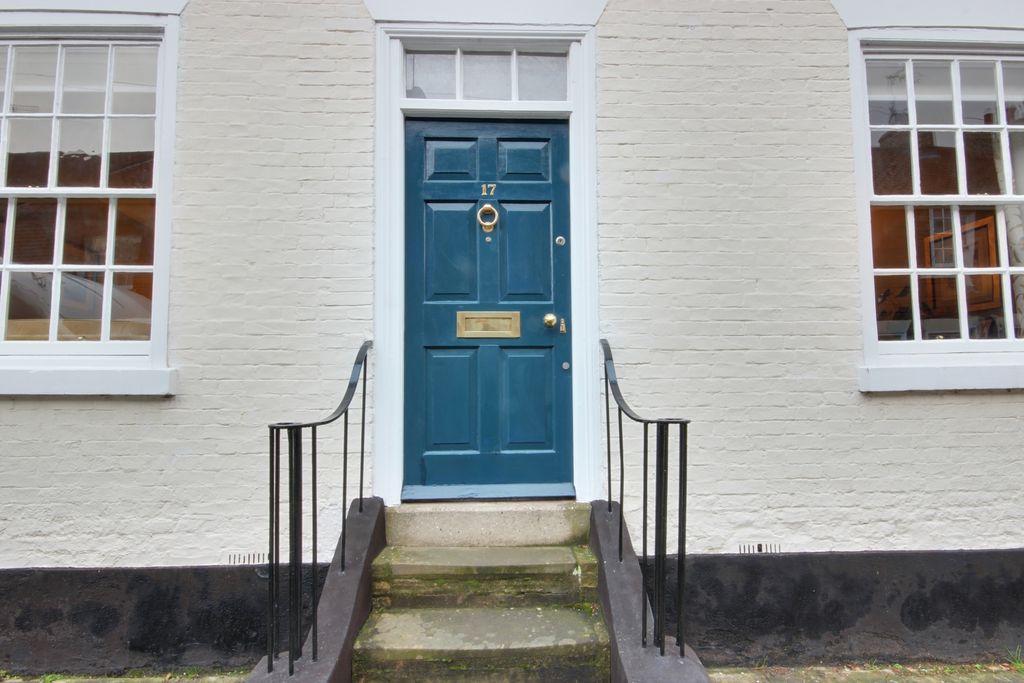 Property photo 1 of 20 1 Front Door A