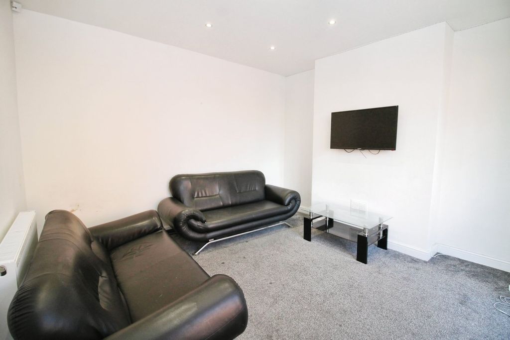 Property photo 3 of 13 Picture No. 12