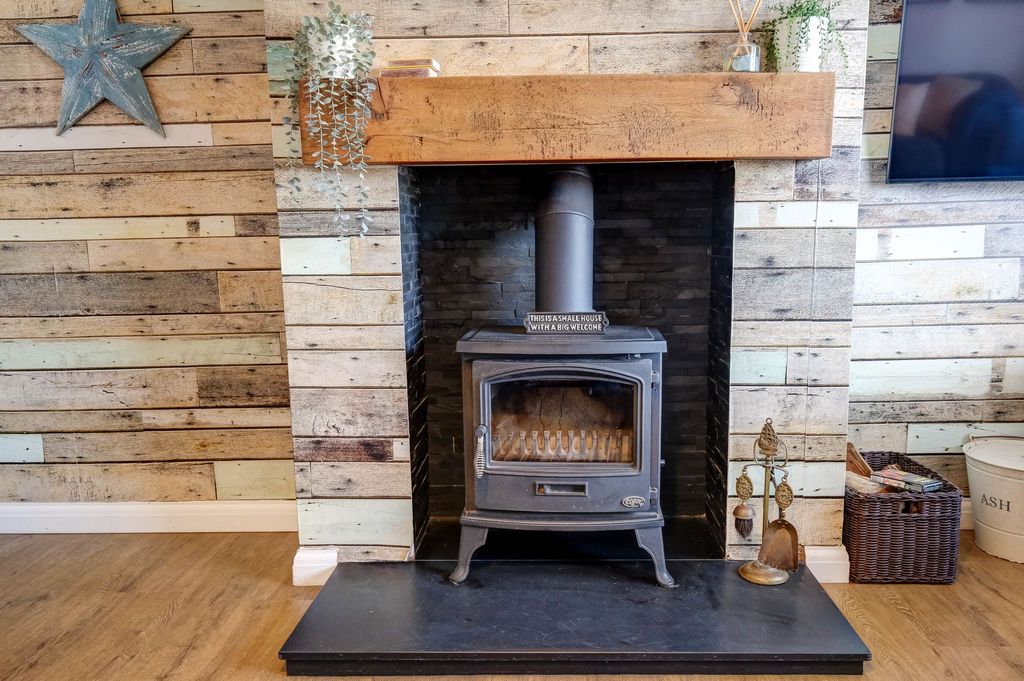 Property photo 3 of 16 Photo 10