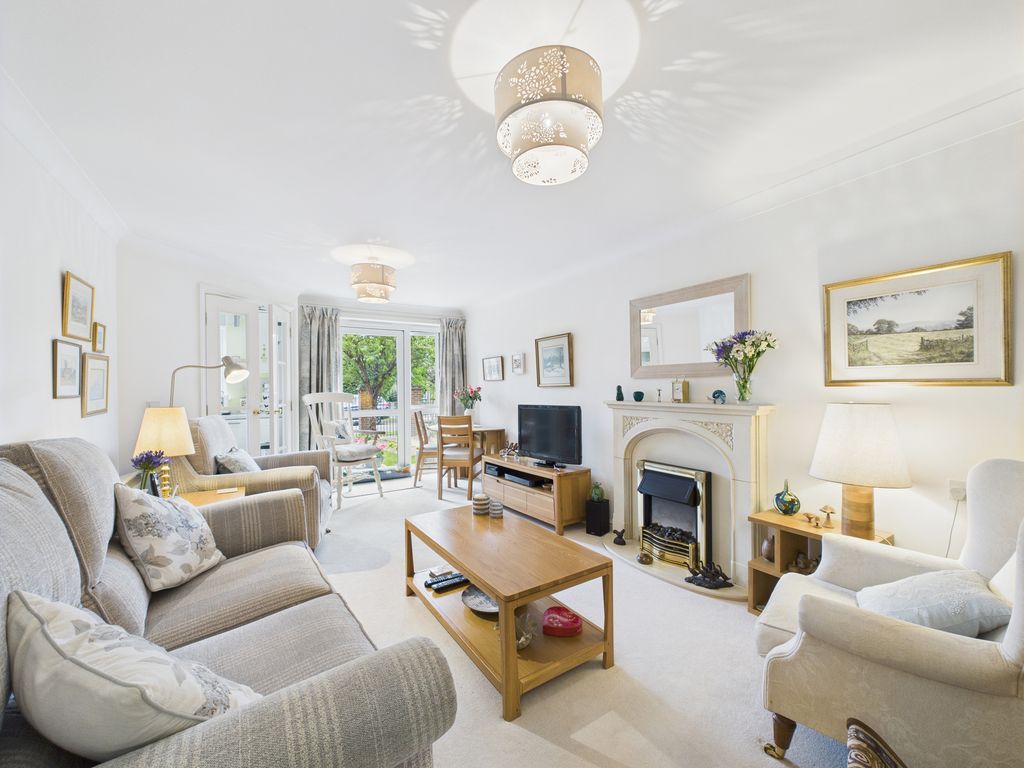 Property photo 2 of 8 Sitting Room